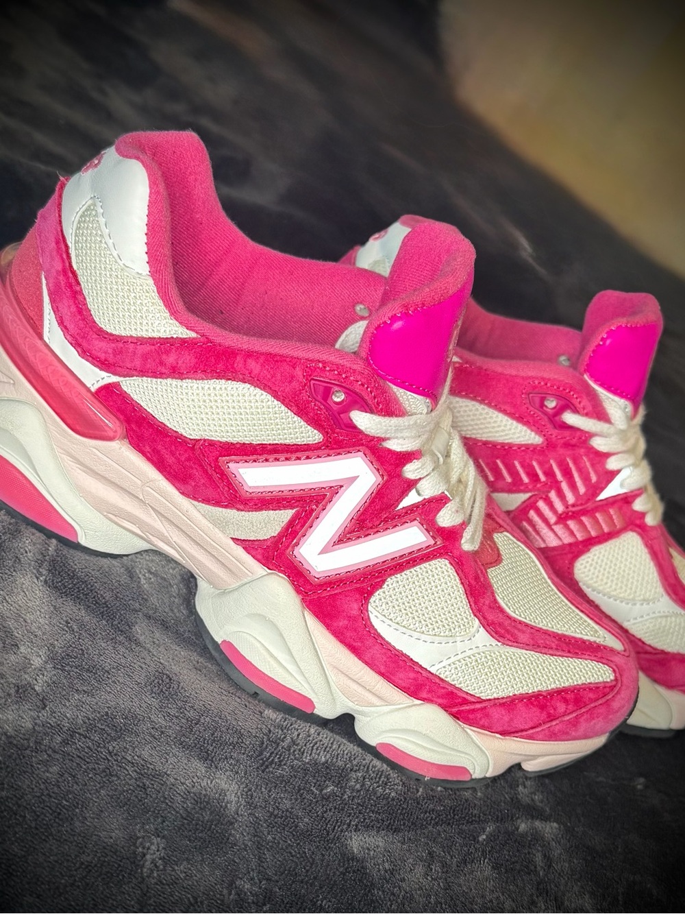 New Balance 9060 Women’s Size 8 - NEW!